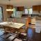 Bluebird Cottage - Large all season getaway - Jamaica