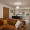 A stunning room in a 2 bed apartments in the heart of Medway - 吉林汉姆