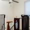 2B2B pet-friendly with views near dog park
