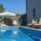 Dora Comfortable holiday residence
