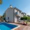 Dora Comfortable holiday residence