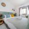 5 mins walk Bangla,beach,3BR