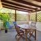 Villa Scogliera - Appartamenti con veranda a circa 700 mt dalla spiaggia di Fuile e Mare