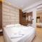 Hotel New Crystal