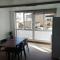 casa de tres habitaciones con parking bajo la casa