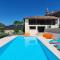 Maison avec grange & piscine vue sur les Pyrénées - Puymaurin