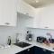 Winners of 2025 traveller Award, Elegant two bedroom city central apartment with Netflix & WiFi