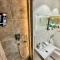 PALACE 2 WiFi 600 Mbs 55’TV Netflix HBO 2xMetro AppleTV