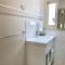 D115 Exquisite Natural Stay