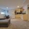 Cozy vacation! 3min from Cinema Plex, Biggest YMCA, South Health Campus, etc - Calgary