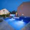 Villa Pino with Pool, Sauna & Jacuzzi 2 - Petrcane (Peterzane)