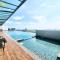 The Quartz Residence & Suites Infinity Pool By Nestcove - Malakka