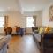 Trysorau Bach, 2 - Llanrwst