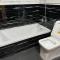 AamaHomeStay Suite Room with bath tub