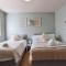 Group Bookings: Up To 30 Guests Across 5 Spacious Flats! Keyless Access Free Wifi & Parking - Birmingham