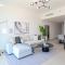 HiGuests - Sky-High Luxury 2BR Apt in Downtown Views Dubai - Dubái