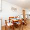 Ema's Olive Garden Apt 2 -private parking, 10 min drive from sandy beach - Poličnik