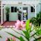 Wild Lotus Villa - Waterfront on Jolly Harbour