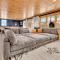Expansive Chalet, Hottub, Mtn Views, 3-mins Sunday River, Sleeps 16 - Newry