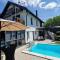 Aura Lux Holiday Home with Pool - Lopatinec