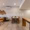 Modern apartment 600m away from Shopping del Sol