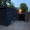 Gatwick Hideaway Hut