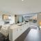 Queenstown Lake and Mountain View Retreat Free Wifi Free Street Parking