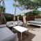 Pooch Friendly Renovated Beach Retreat with Views