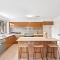 Cozy Double Room in Panania - Close to Stations & Stores - Shared Bathroom
