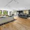 Super-Sized Luxury - Spa, Sauna, Steps to Trails
