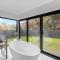 Super-Sized Luxury - Spa, Sauna, Steps to Trails