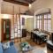 3 Epoques Apartments by Adrez