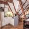 3 Epoques Apartments by Adrez