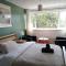 1 Luxurious Double Bedroom with Private Shower - Reading