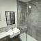 Pass the Keys Flat 3 · Stylish Modern Apt with Patio - Telford