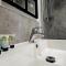 Pass the Keys Flat 3 · Stylish Modern Apt with Patio - Telford