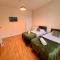 Clare House - sleeps 14 - Bedford
