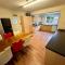 Clare House - sleeps 14 - Bedford