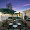 The Vibrant Retreat - Villa With Private Patio