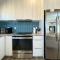 Timber & Tin E 2Bed 2Bath w Pool & Rooftop Deck