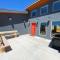 Timber & Tin G 2Bed 2Bath w Pool & Rooftop Deck
