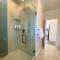 Timber & Tin E 2Bed 2Bath w Pool & Rooftop Deck