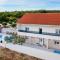Gorgeous Home In Nadin With Wifi - Nadin