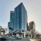 Modern 2b2b Apt -2 king bed-2 parking-UC-Westfield