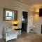 Bijou apartment in the heart of Melrose