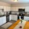 Spacious Westminster 2bd/1ba - وستمنستر