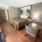 Super 8 by Wyndham Eureka/Six Flags Nearby