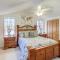 Lake and Pool Access Spacious Home in Newland - Newland