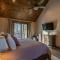 Little Creek Lodge at Eagles Nest - بانير إلك