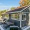 Lakefront Luxury with Private Beach, Sleeps 14 - Gladwin